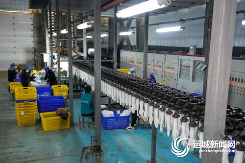 山西納科醫療科技職工生產丁腈手套