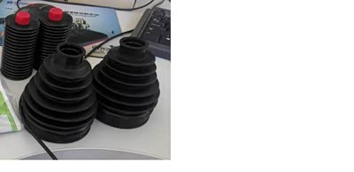 六年車,各種橡膠件老化,今天更換外球籠防塵套